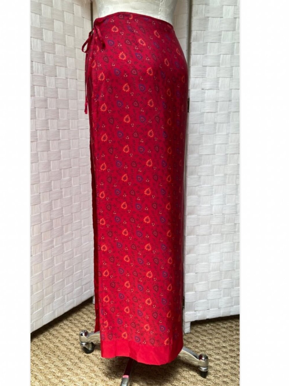 Vintage Express 100% Silk Floral Red Wrap Maxi Skirt Size 6 - Picture 10 of 15